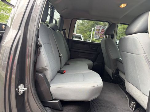 Used 2018 RAM 2500 Tradesman w/ Chrome Appearance Group AWD/4WD image 40