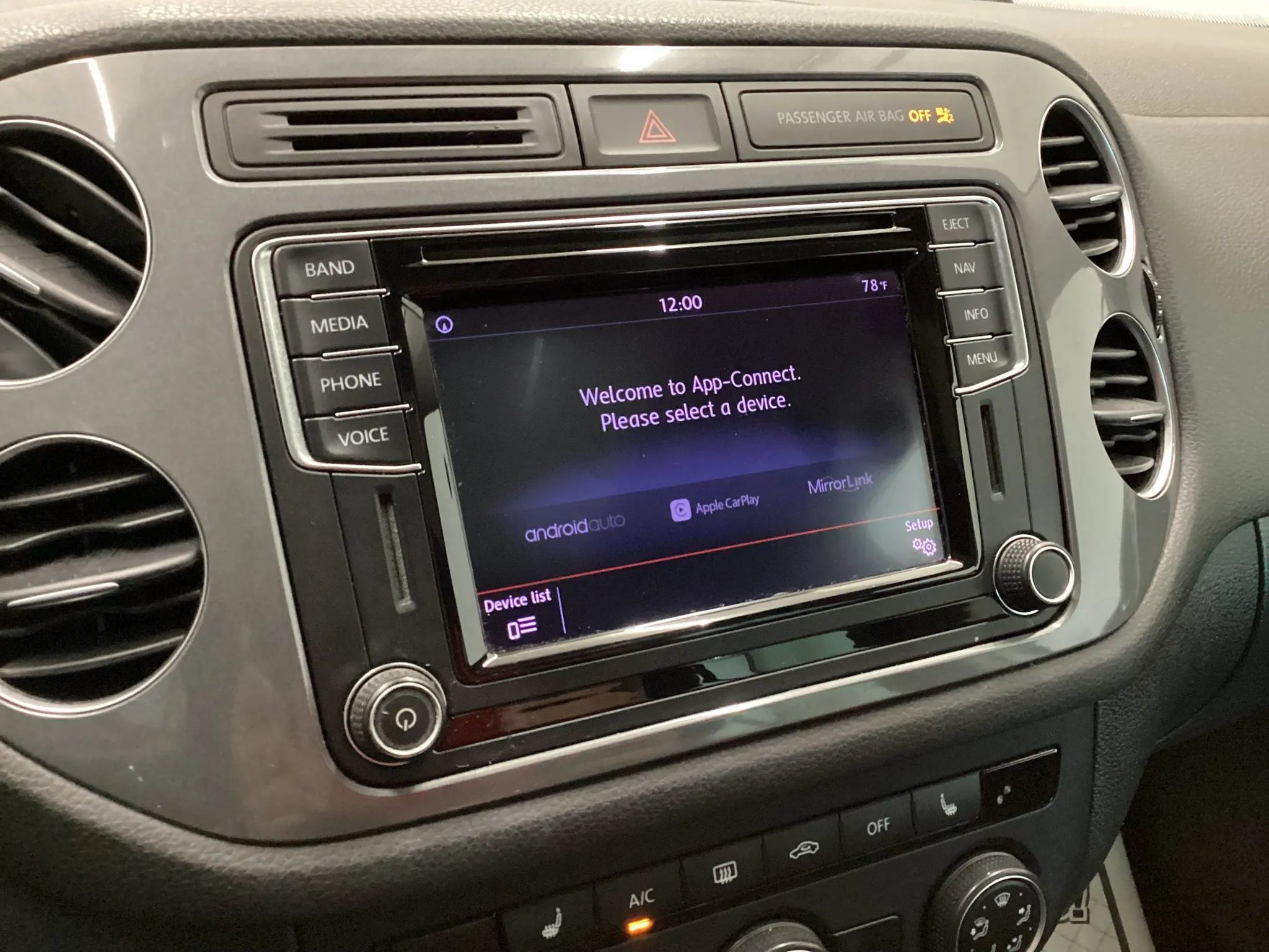Used 2016 Volkswagen Tiguan SE FWD image 15