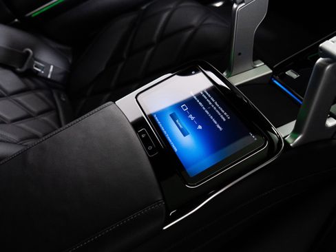 Used 2024 Mercedes-Benz Maybach S 580 4MATIC image 32