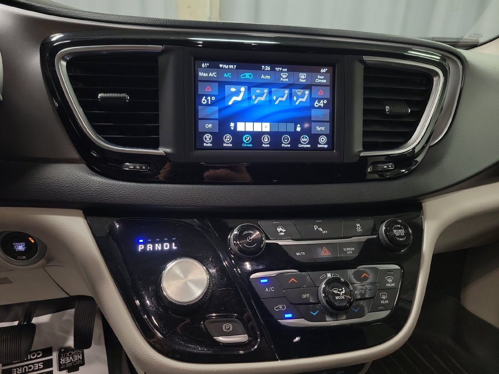 Used 2020 Chrysler Pacifica Touring FWD image 18