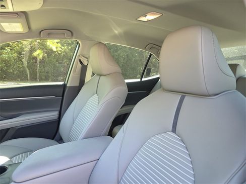 Used 2021 Toyota Camry SE image 23