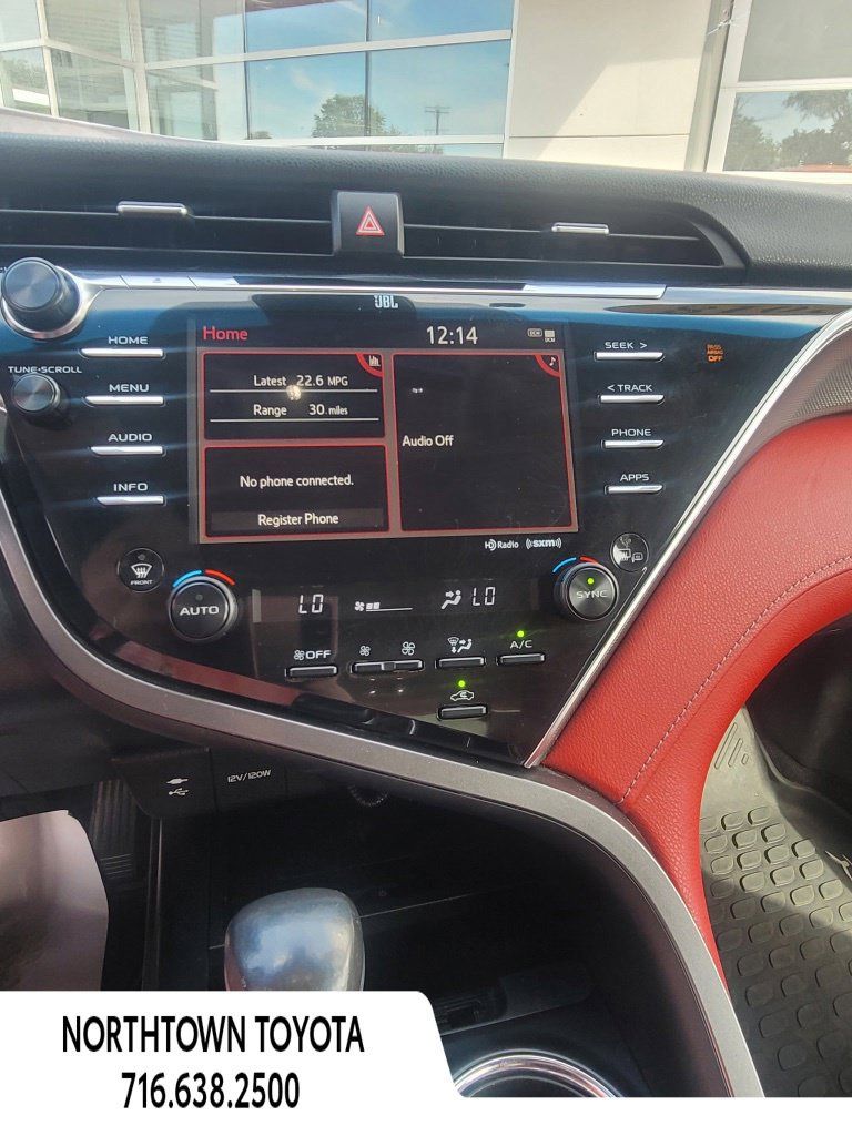Used 2018 Toyota Camry XSE FWD image 15