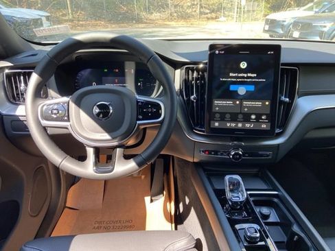 New 2026 Volvo XC60 T8 Ultra w/ Protection Package Premier AWD/4WD image 14