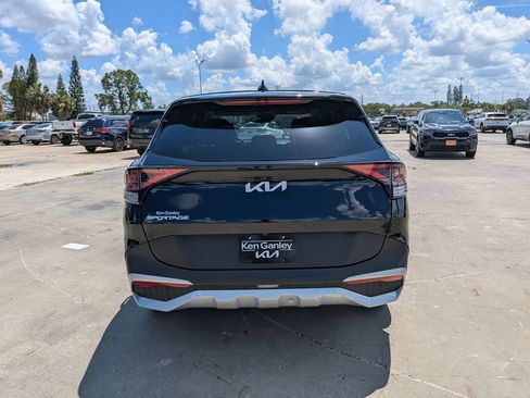 Certified 2024 Kia Sportage EX FWD image 7