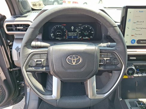 Used 2025 Toyota Tacoma TRD Sport w/ TRD Sport Premium Package AWD/4WD image 20
