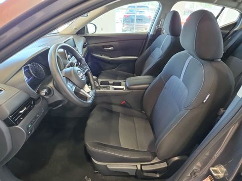 Used 2025 Nissan Sentra SV FWD image 17