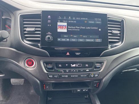 Used 2022 Honda Pilot Sport image 7