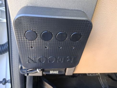 Used 2012 Ford F250 Lariat w/ Lariat Interior Pkg image 24