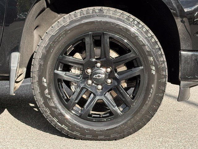 Certified 2024 Chevrolet Silverado 1500 Custom w/ Turbomax Blackout Package AWD/4WD image 16
