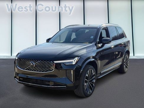 Used 2025 Volvo XC90 B6 Plus image 9