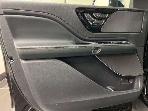 New 2026 Lincoln Aviator AWD image 27