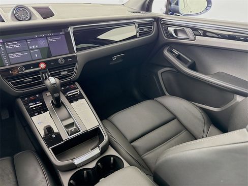 New 2026 Porsche Macan image 26