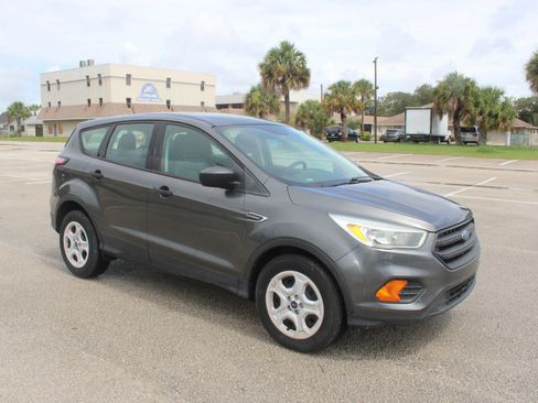 Used 2017 Ford Escape S FWD image 19