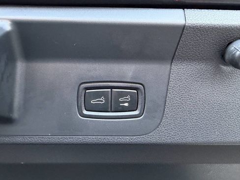 Used 2017 Porsche Panamera RWD image 31