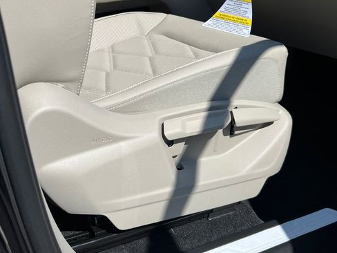 New 2026 Volkswagen Atlas SE image 10