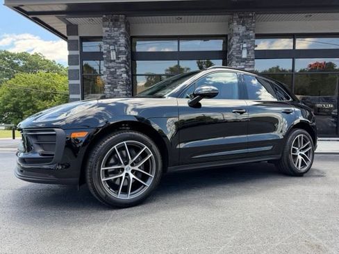 Used 2026 Porsche Macan AWD/4WD image 24
