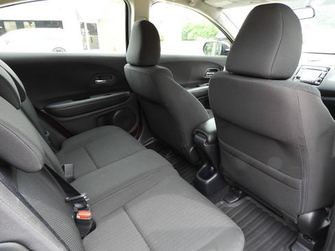 Used 2018 Honda HR-V LX image 28