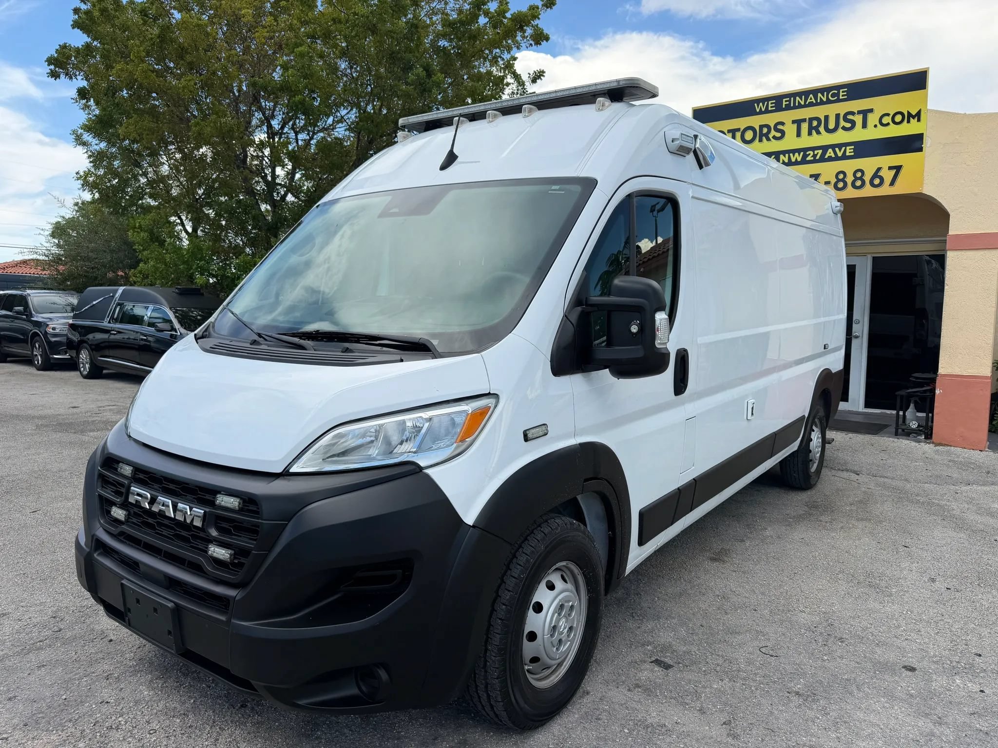 Used 2023 RAM ProMaster 2500 FWD image 4