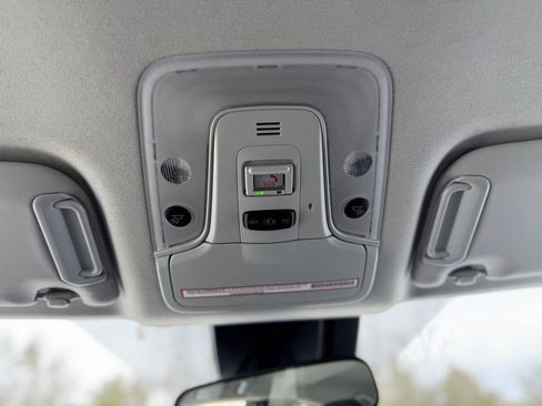 Used 2021 Toyota Prius Prime LE image 23