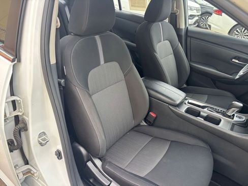 Used 2025 Nissan Sentra SV FWD image 34
