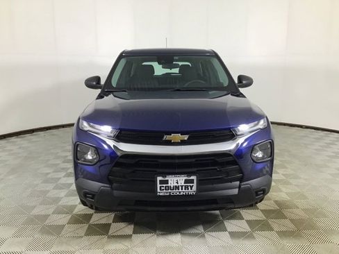 Used 2022 Chevrolet TrailBlazer LS image 2