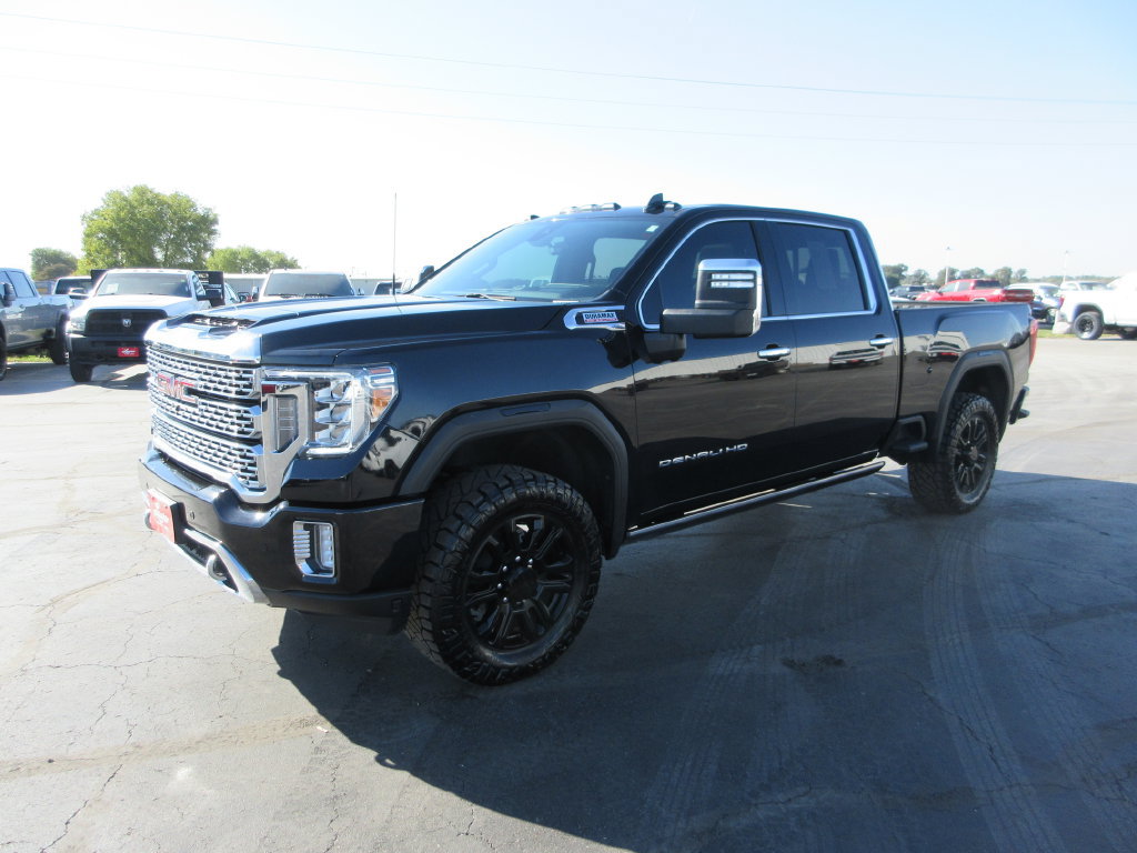 Certified 2022 GMC Sierra 2500 Denali w/ Denali Black Diamond Edition AWD/4WD image 12