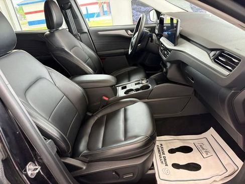 Certified 2024 Ford Escape Platinum AWD/4WD image 11