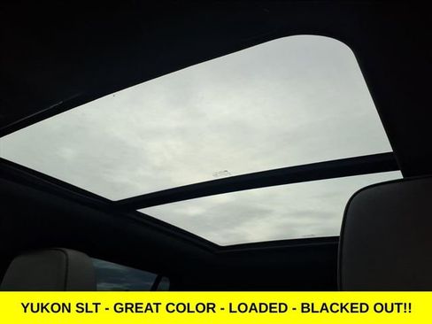 Used 2023 GMC Yukon SLT w/ SLT Premium Package image 17