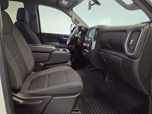 Used 2022 GMC Sierra 2500 SLE w/ SLE Value Package; AWD/4WD image 16