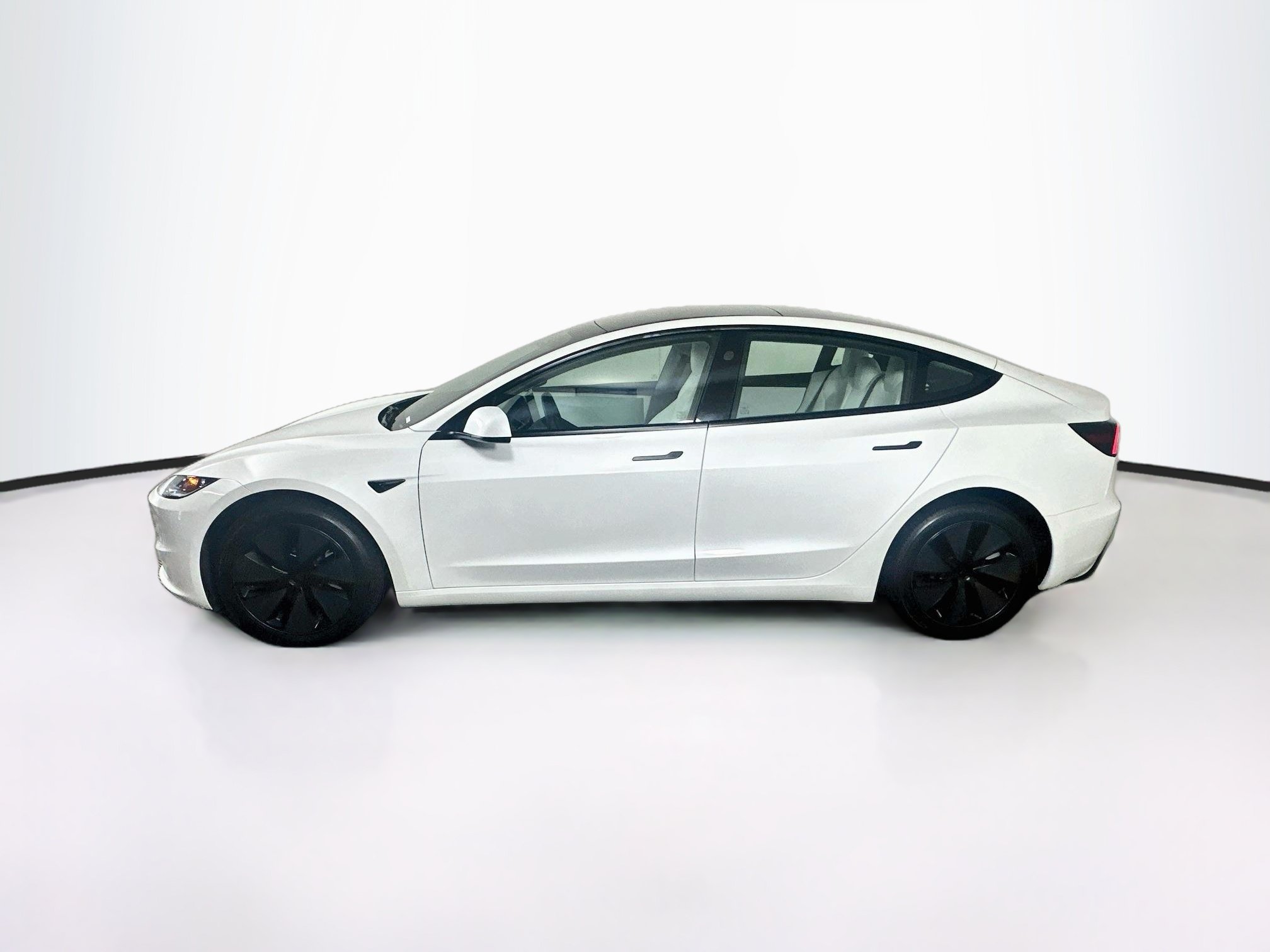 Used 2025 Tesla Model 3 Long Range RWD image 4