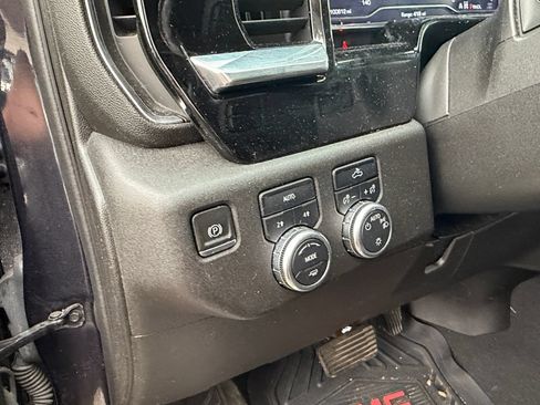 Used 2022 GMC Sierra 1500 SLE AWD/4WD image 19
