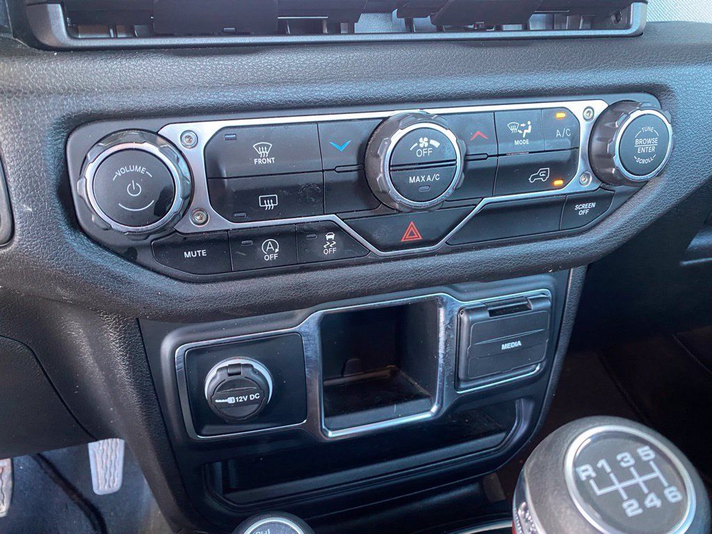 Used 2024 Jeep Gladiator Sport AWD/4WD image 21