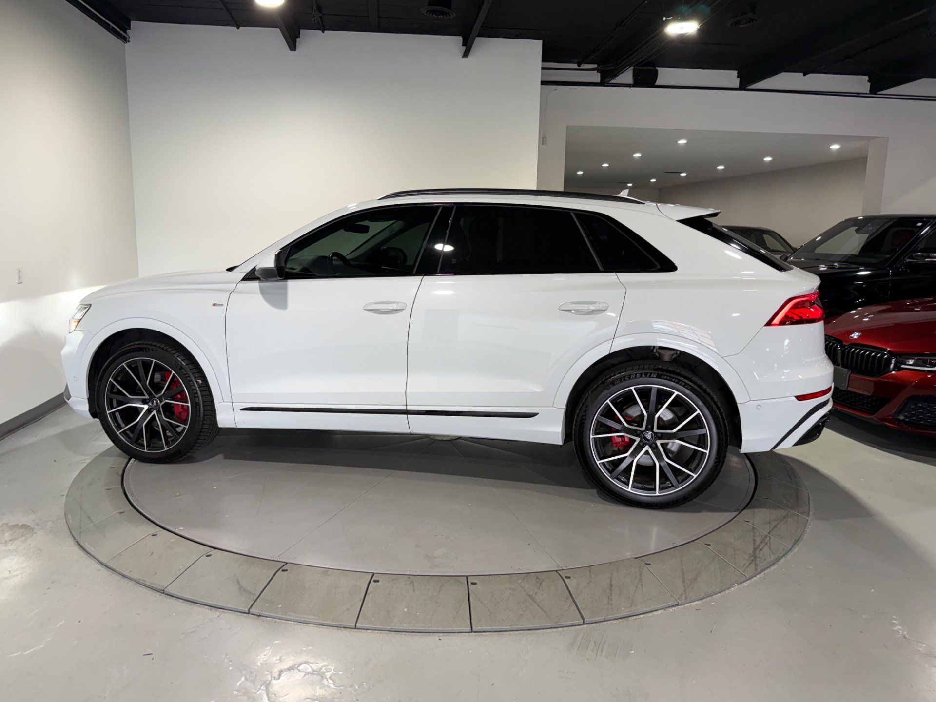 Used 2019 Audi Q8 Prestige w/ Luxury Package AWD/4WD image 16