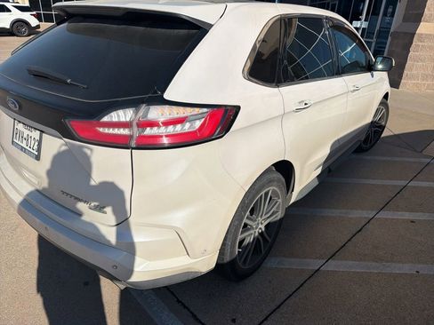 Used 2019 Ford Edge Titanium w/ Equipment Group 301A image 3