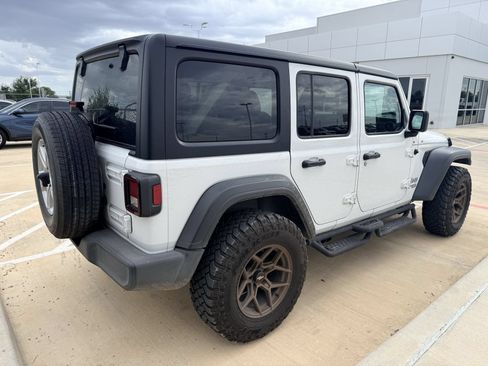 Used 2019 Jeep Wrangler Unlimited Sport S AWD/4WD image 3