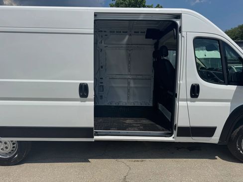 Used 2026 RAM ProMaster 2500 w/ Convenience Group FWD image 32
