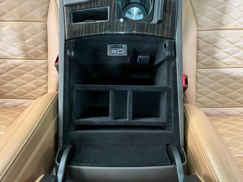 Used 2023 Cadillac Escalade ESV Premium Luxury w/ Performance Package AWD/4WD image 25