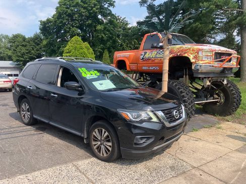 Used 2018 Nissan Pathfinder S AWD/4WD image 2