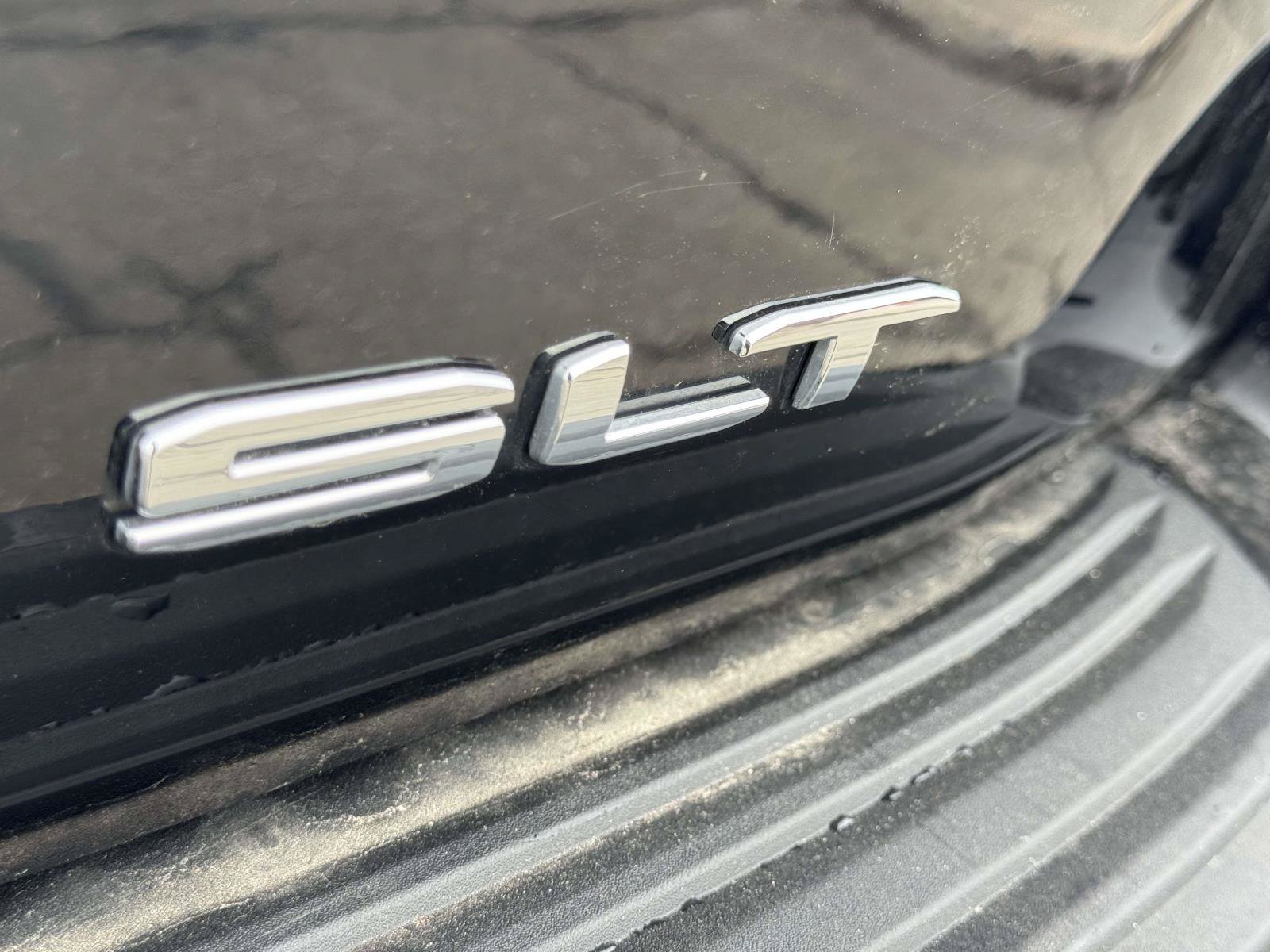 Used 2024 GMC Yukon SLT AWD/4WD image 9