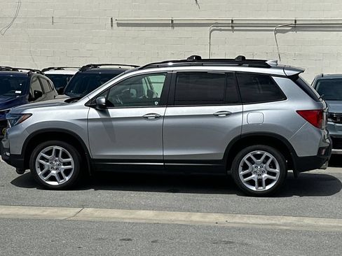Used 2025 Honda Passport EX-L image 6