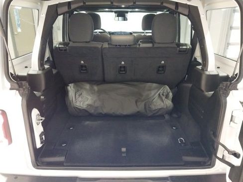 Used 2025 Jeep Wrangler Unlimited Sahara w/ Safety Group image 27