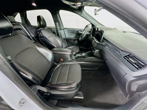 Used 2025 Ford Escape ST-Line w/ Tech Pack #1 image 30
