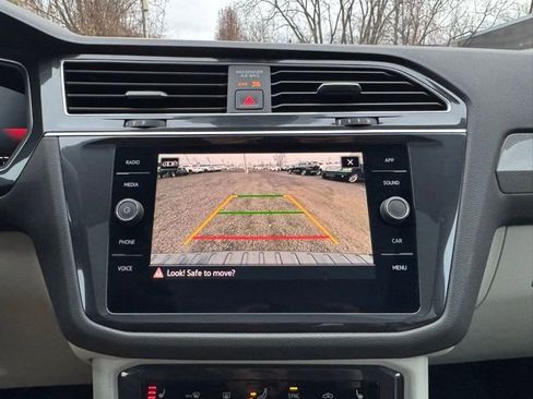 Used 2024 Volkswagen Tiguan SE R-Line image 21