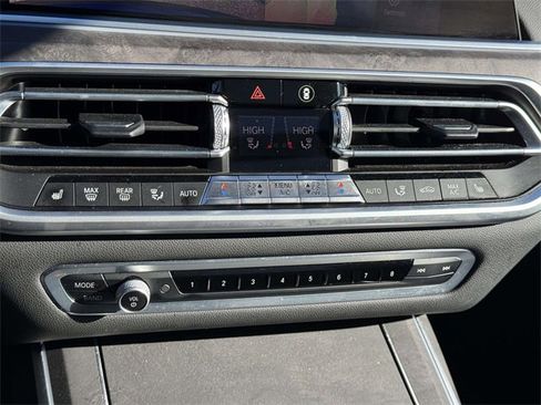 Used 2021 BMW X7 xDrive40i w/ Premium Package image 29