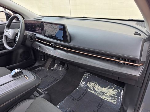 Used 2025 Nissan Ariya FWD image 13