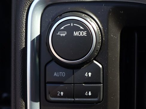 Used 2021 Chevrolet Silverado 1500 LT Trail Boss w/ Convenience Package II AWD/4WD image 25