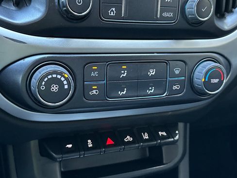 Used 2022 Chevrolet Colorado LT w/ Safety Package AWD/4WD image 19