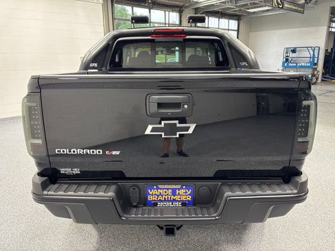 Used 2020 Chevrolet Colorado ZR2 w/ ZR2 Midnight Special Edition AWD/4WD image 6