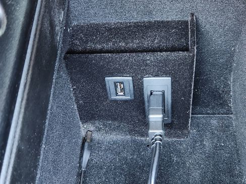 Used 2013 Mercedes-Benz E 350 Sedan image 20