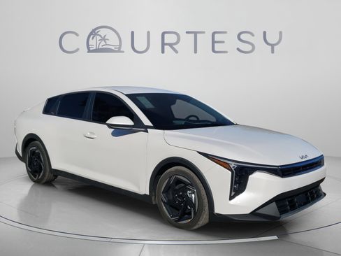 New 2025 Kia K4 EX FWD image 6
